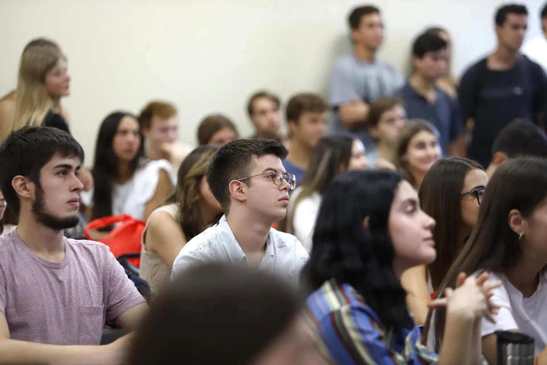Estudiantes en el campus de la Universidad de Los Andes