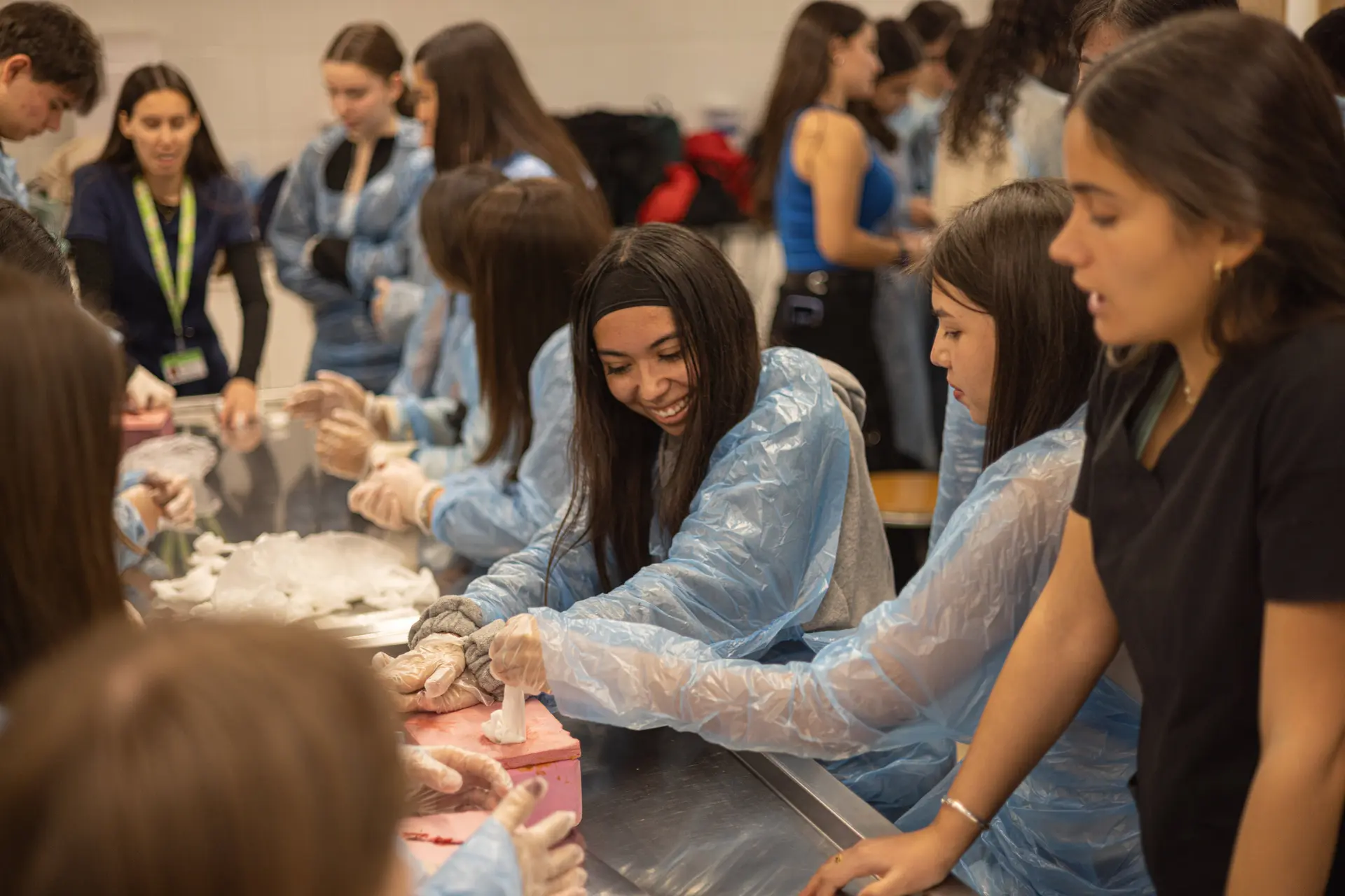 Estudiantes en el campus de la Universidad de los Andes